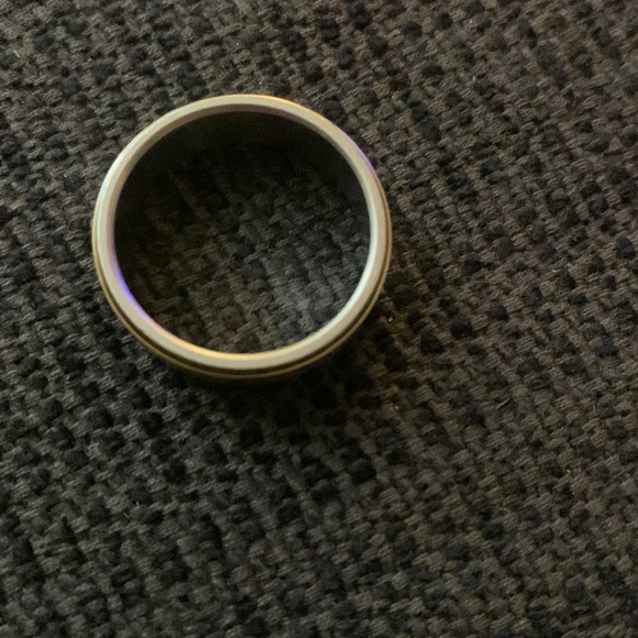 Men’s Ring Stainless Steel Band size 10 gold tone trim - Picture 3 of 4